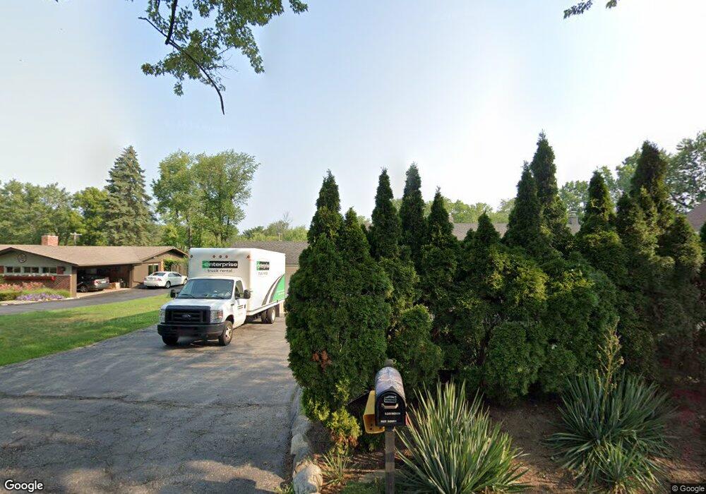 832 N Pemberton Rd, Bloomfield Township, MI 48302 - photo 1