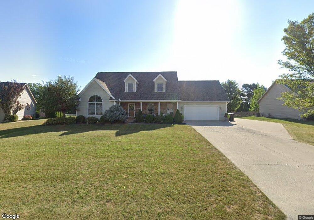 690 Gardenview Cir, Lima, OH 45801 - photo 1