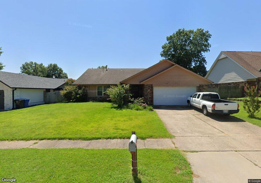 2305 W Edgewater St, Broken Arrow, OK 74012 - photo 1