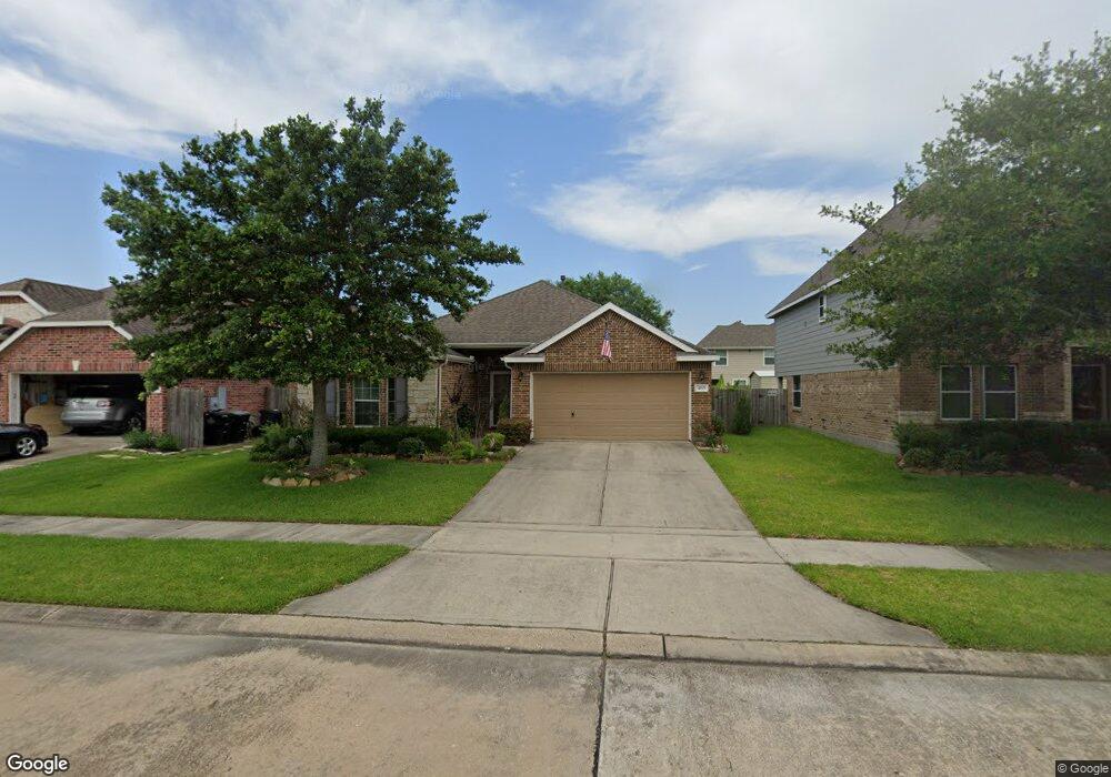 4715 Lake Rim Dr, Alvin, TX 77511 - photo 1