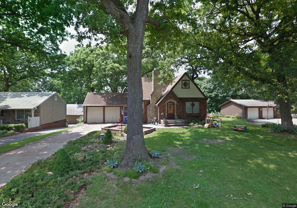 2016 Chautauqua Pkwy, Des Moines, IA 50314 - photo 1