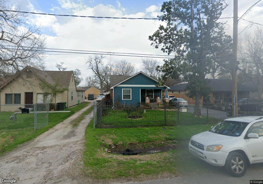 6818 Roswell St, Houston, TX 77022 - photo 1