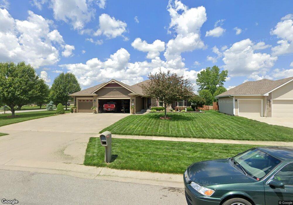 3332 SW 47th Ct, Topeka, KS 66610 - photo 1