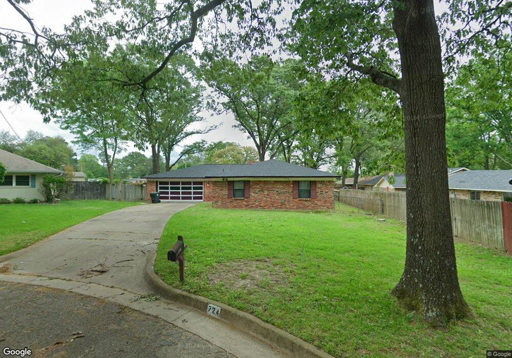 724 Oxford Cir, Tyler, TX 75703 - photo 1