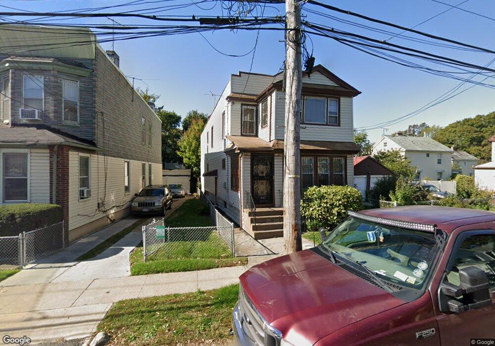 10514 171st St, Jamaica, NY 11433 - photo 1