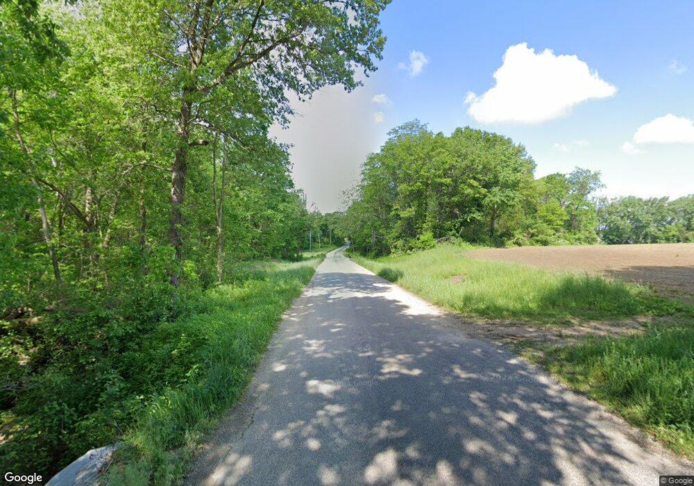 2423 E 100 North Rd, Shumway, IL 62461 - photo 1