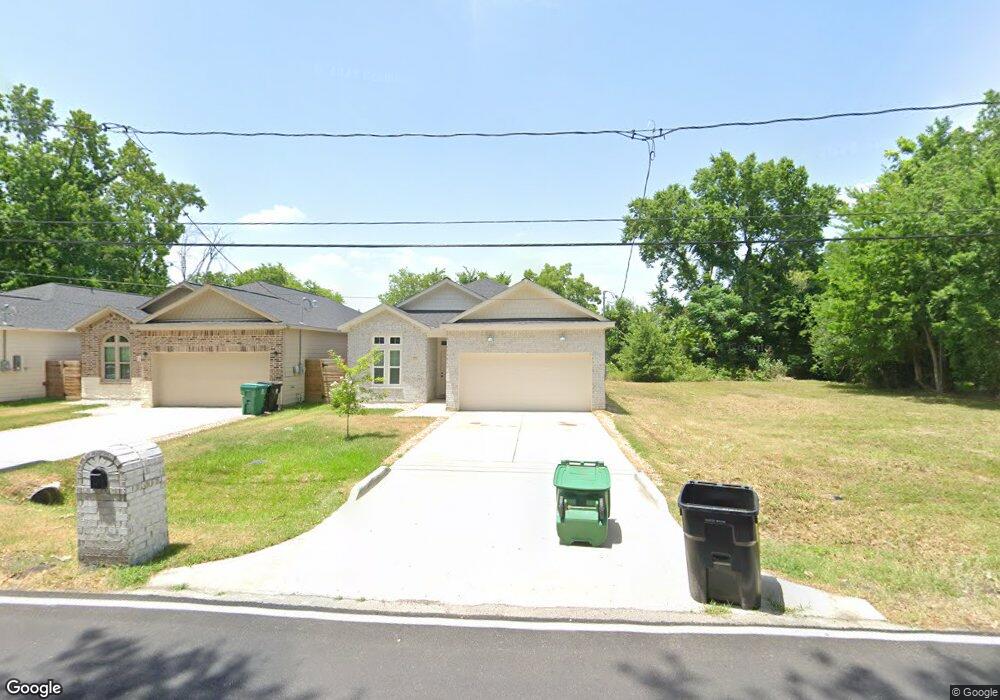 924 Dewalt St, Houston, TX 77088 - photo 1