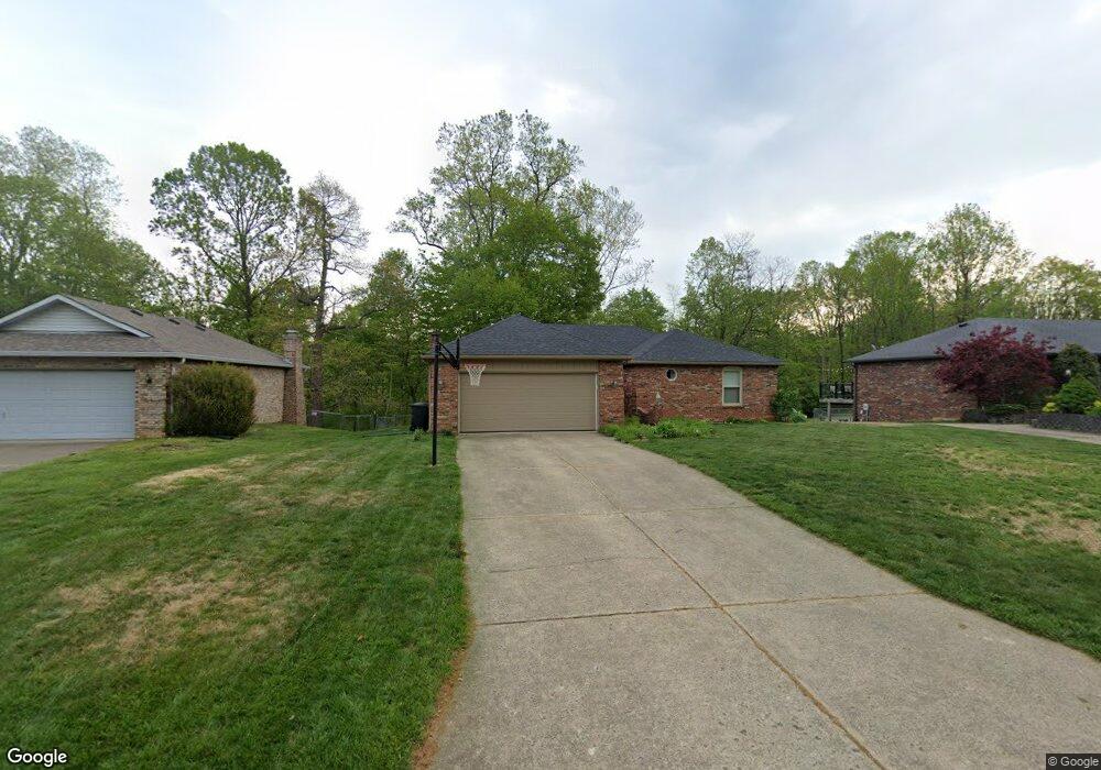 4624 Shadyview Dr, Floyds Knobs, IN 47119 - photo 1