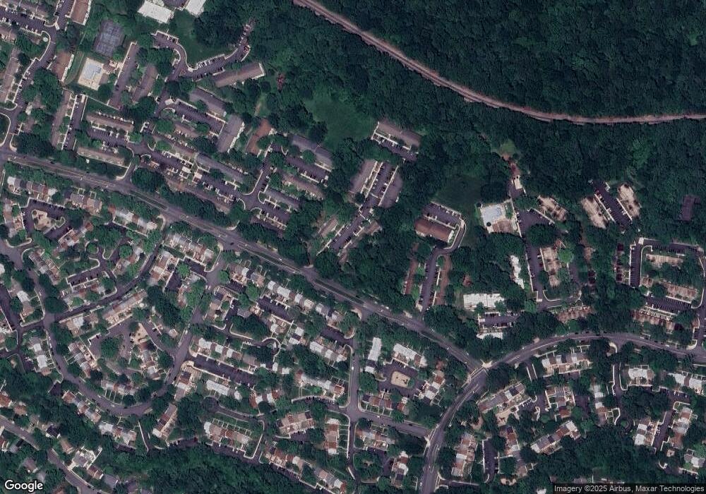 5923 Kingsford Rd unit 369, Springfield, VA 22152 - photo 1