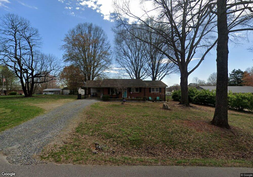 135 Harriet Ln, Statesville, NC 28625 - photo 1