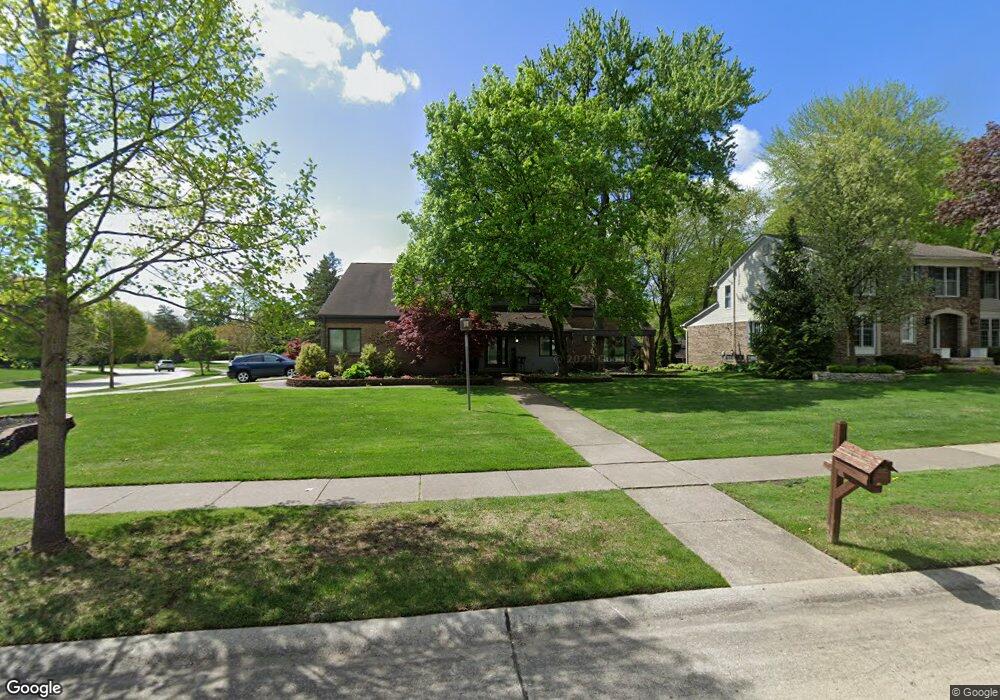 2265 Oak River Ct, Troy, MI 48098 - photo 1