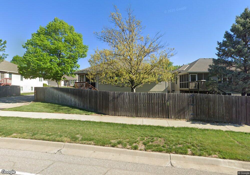 2464 SW Kings Ct, Topeka, KS 66614 - photo 1