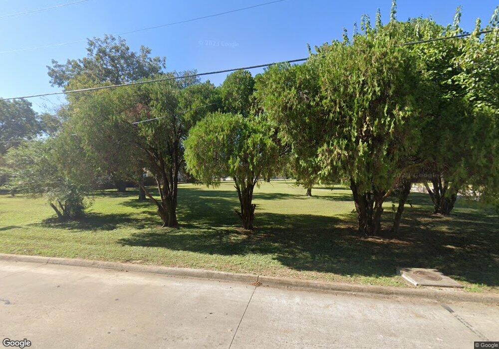 801 S Paris St, Ennis, TX 75119 - photo 1