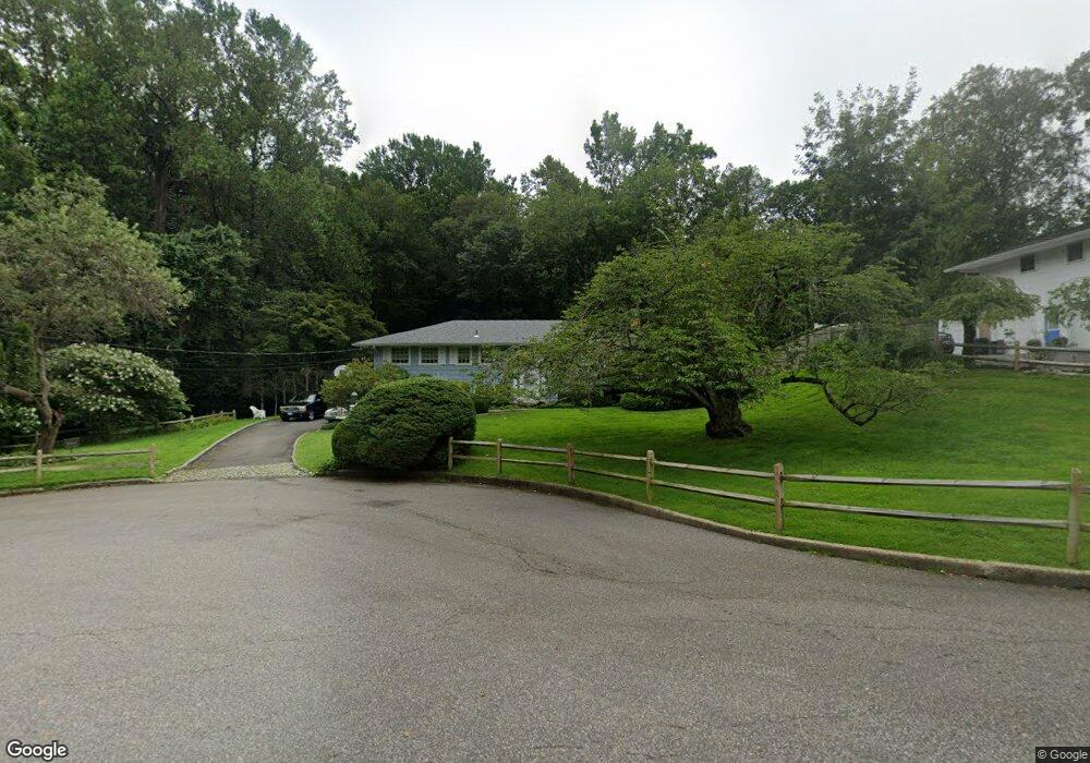 22 Bittersweet Ln, Glen Cove, NY 11542 - photo 1