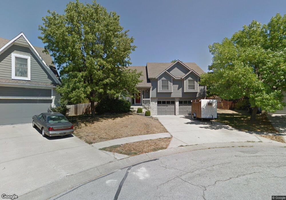 4731 Roundtree Ct, Shawnee, KS 66226 - photo 1