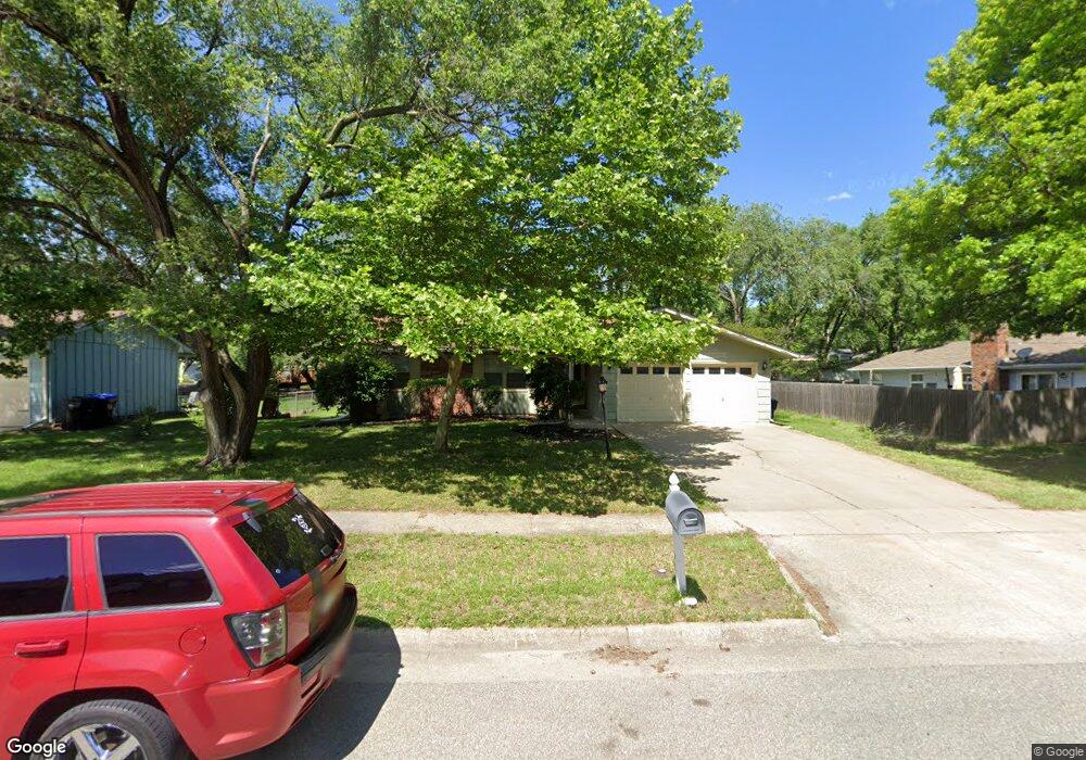 3323 SW Arrowhead Rd, Topeka, KS 66614 - photo 1