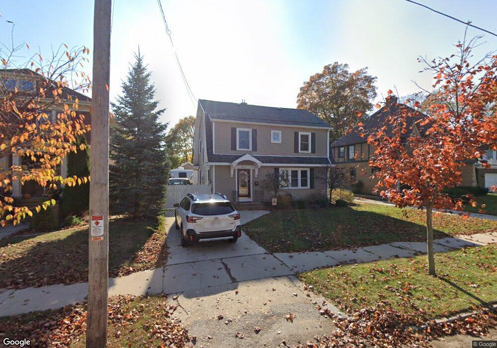 1611 26th St, Two Rivers, WI 54241 - photo 1