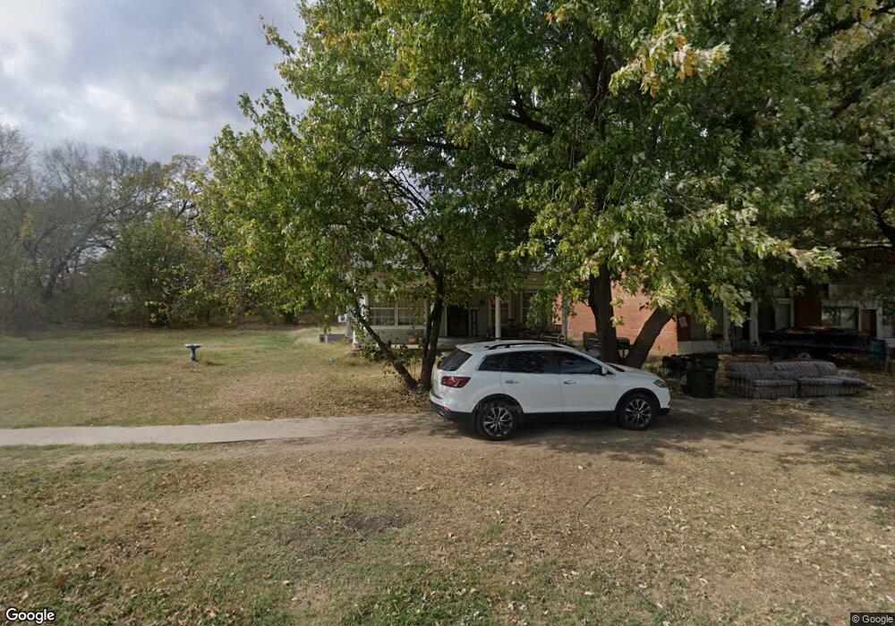 918 N Alabama Ave, Okmulgee, OK 74447 - photo 1