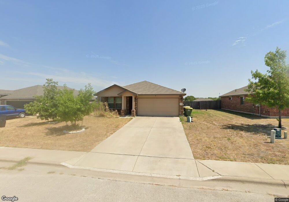 408 Chrislyn Dr, Troy, TX 76579 - photo 1