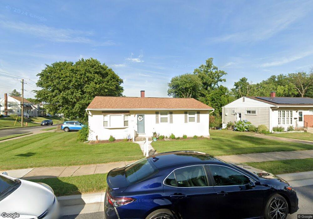 5601 Huntsmoor Rd, Halethorpe, MD 21227 - photo 1