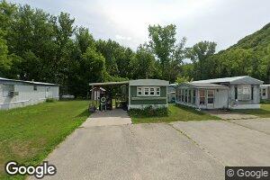 416 S 4th St, Lansing, IA 52151