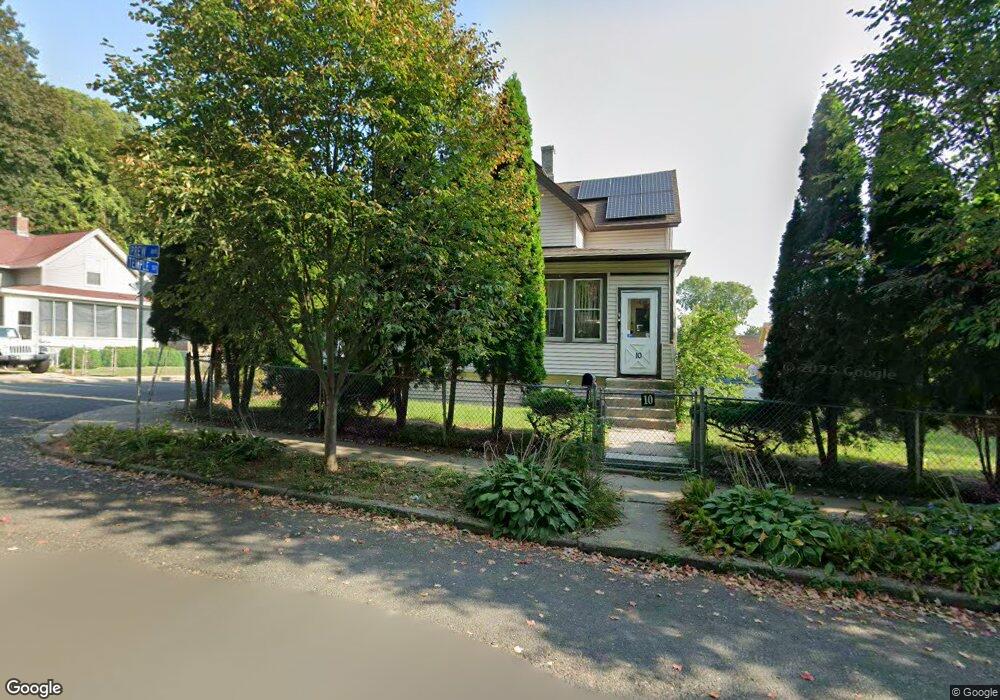 10 Prew Ave, Holyoke, MA 01040 - photo 1