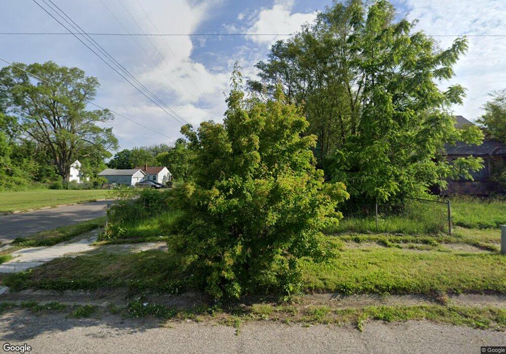 301 E Russell Ave, Flint, MI 48505 - photo 1