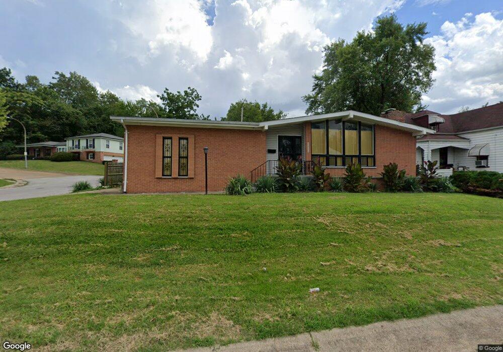 4474 N Taylor Ave, Saint Louis, MO 63115 - photo 1