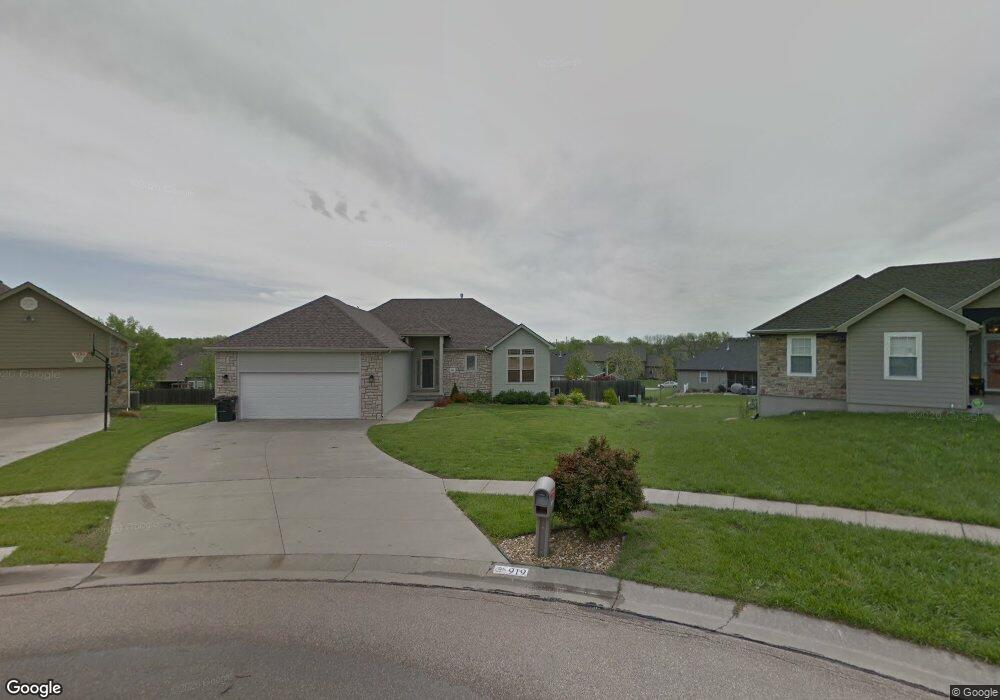 919 SE 44th St, Topeka, KS 66609 - photo 1