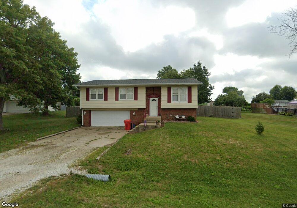 820 S Maple St, Virginia, IL 62691 - photo 1