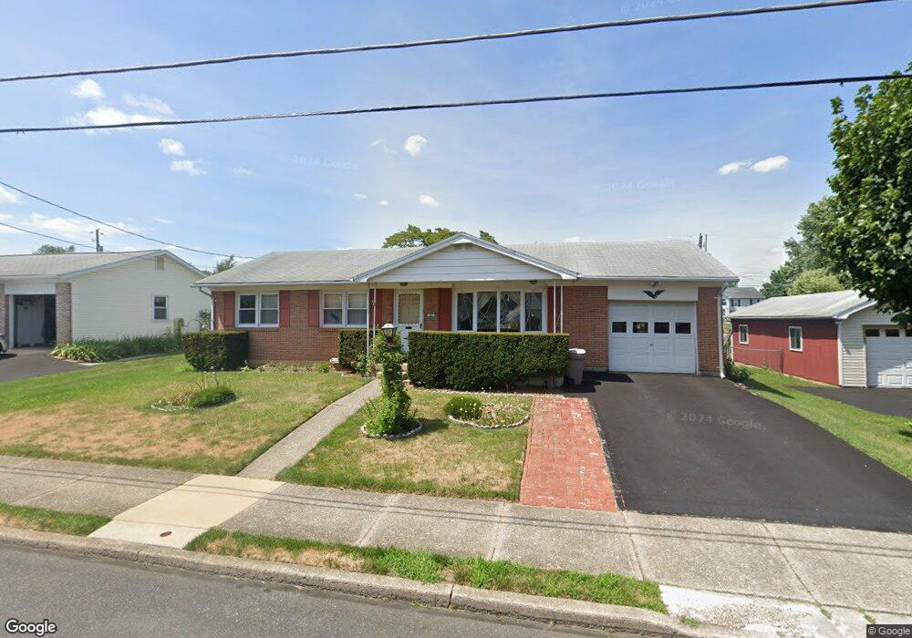 221 W Montgomery St, Allentown, PA 18103 - photo 1