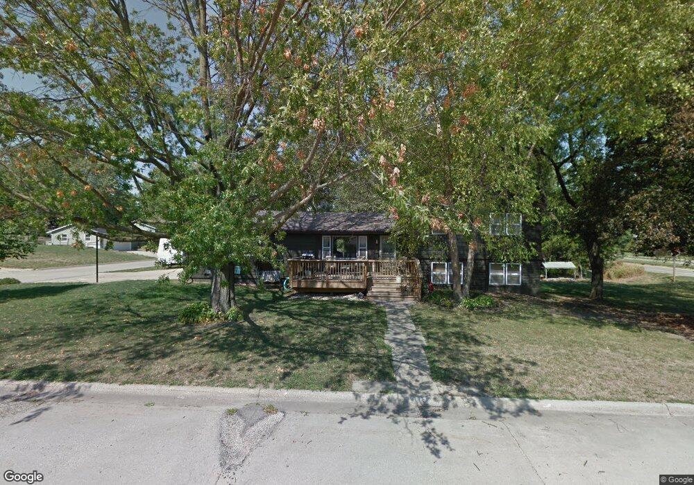 1715 Linden Ave, Cedar Falls, IA 50613 - photo 1