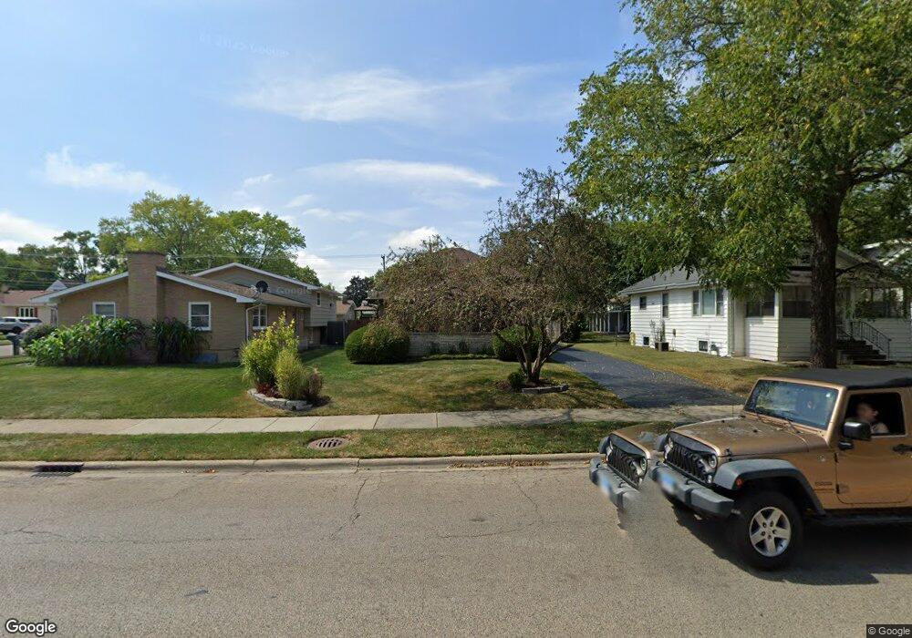 906 N Mcaree Rd, Waukegan, IL 60085 - photo 1