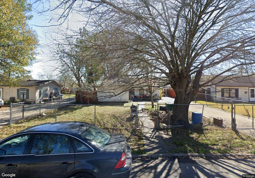 7726 Greendowns St, Houston, TX 77087 - photo 1