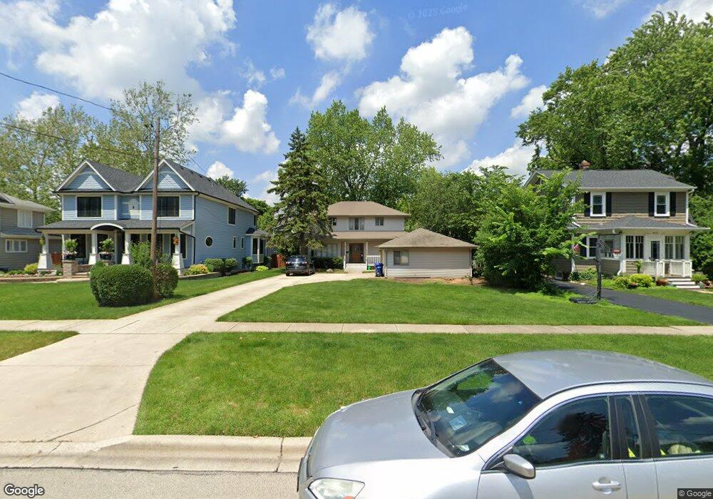 611 E Evergreen St, Wheaton, IL 60187 - photo 1
