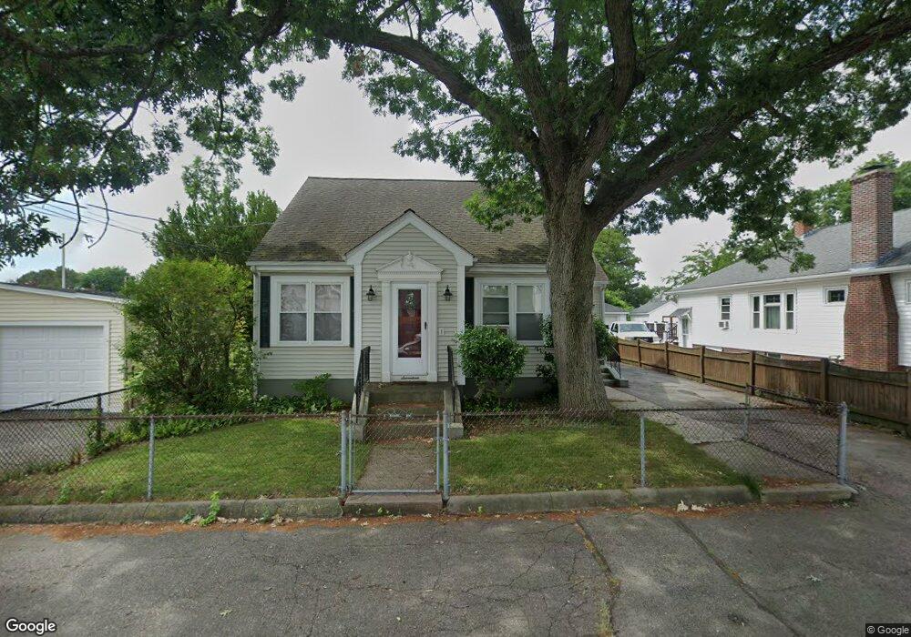 17 Bucklin St, Pawtucket, RI 02861 - photo 1