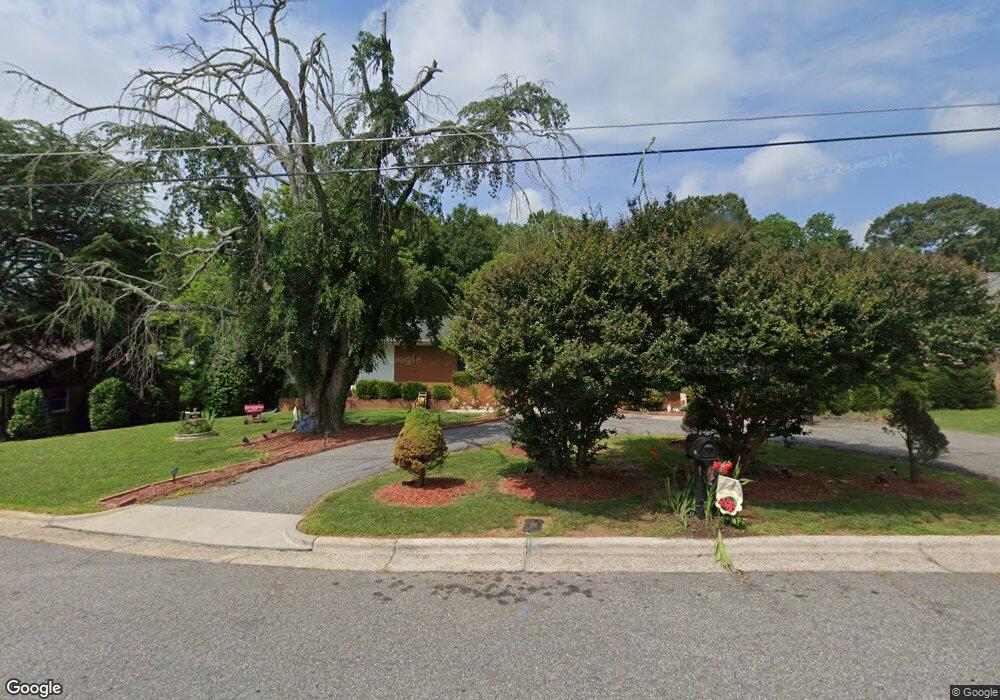 136 E End Ave, Statesville, NC 28677 - photo 1