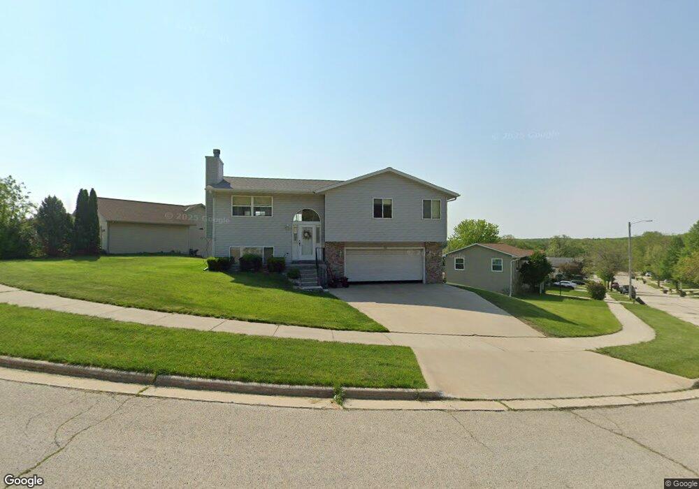 925 Shepherds Dr, West Bend, WI 53090 - photo 1