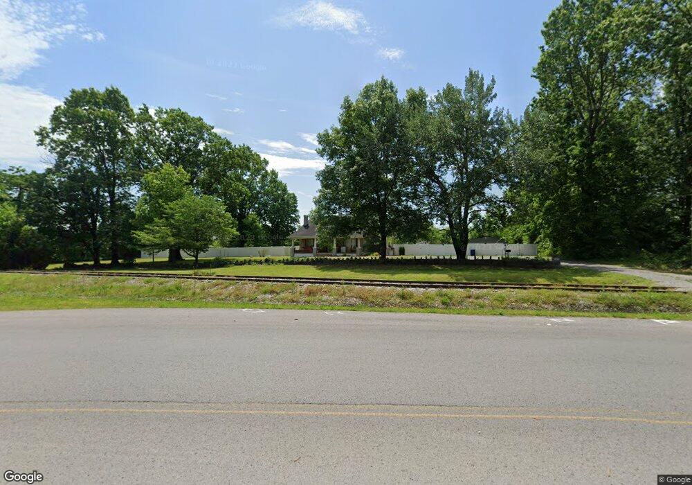 709 E Lane St, Shelbyville, TN 37160 - photo 1