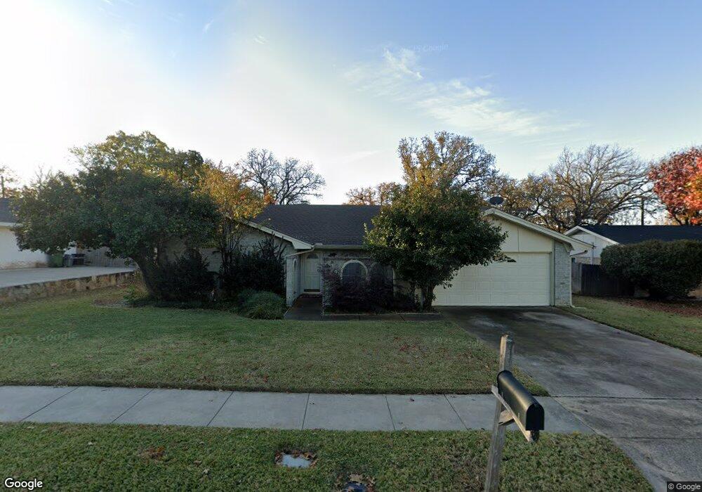 679 Springhill Dr, Hurst, TX 76054 - photo 1