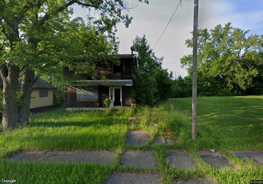 902 E Ruth Ave, Flint, MI 48505 - photo 1