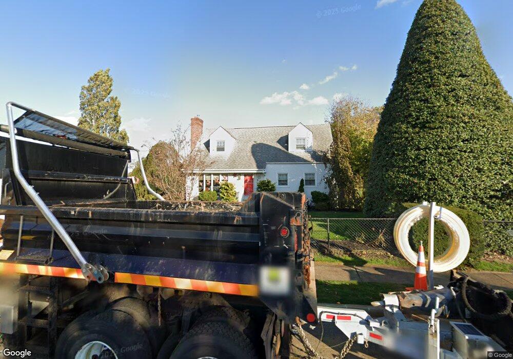 27 Sunnybrook Dr E, Oceanside, NY 11572 - photo 1