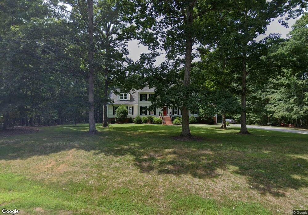 1937 Huguenot Hundred Dr, Midlothian, VA 23113 - photo 1