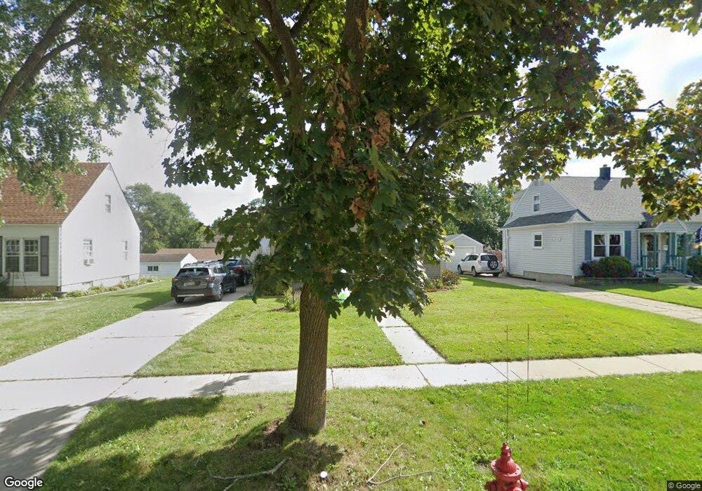 W164N8478 Hiawatha Ave, Menomonee Falls, WI 53051 - photo 1