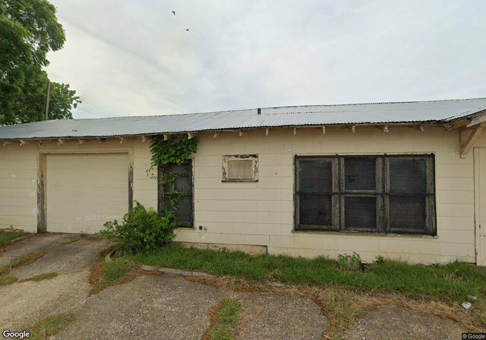 107 H St NW, Ardmore, OK 73401 - photo 1