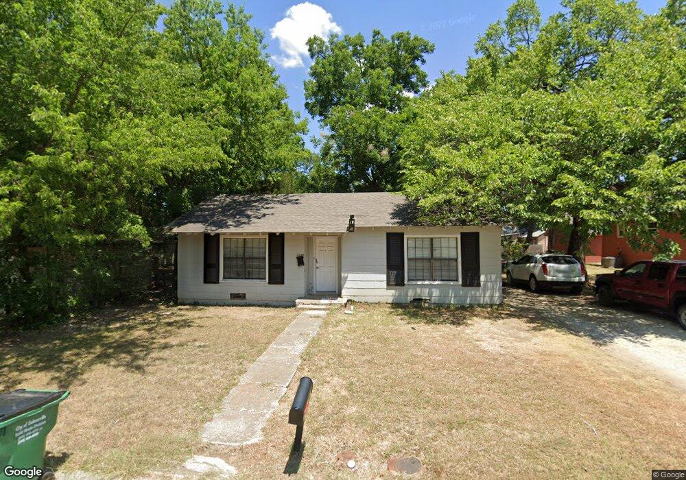 1317 Olive St, Gainesville, TX 76240 - photo 1