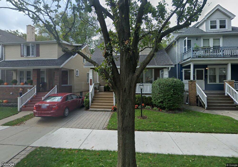 1025 Wayburn St, Grosse Pointe, MI 48230 - photo 1