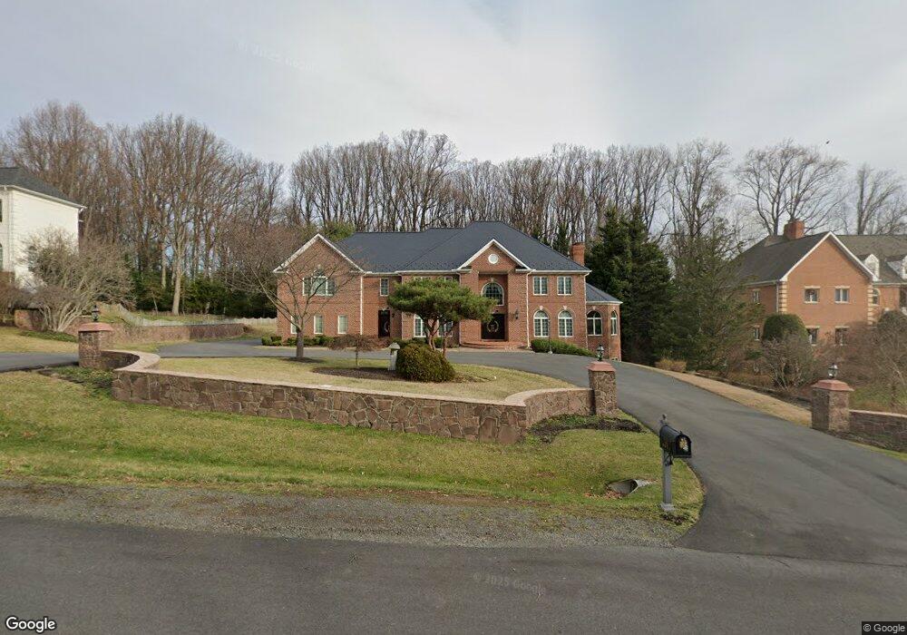 7816 Swinks Mill Ct, McLean, VA 22102 - photo 1