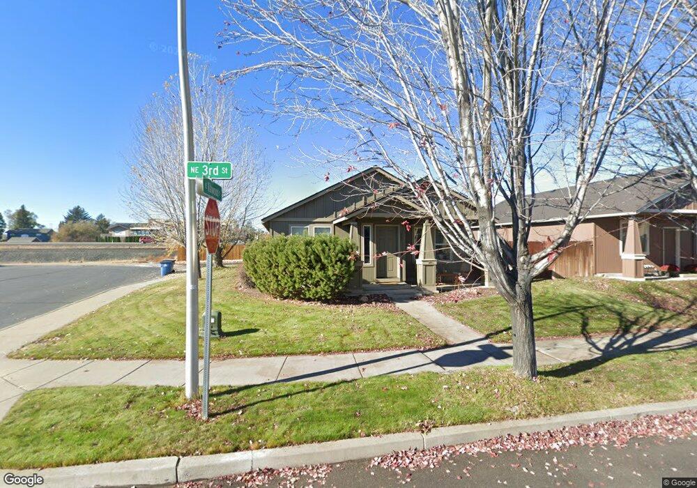 1221 NE 3rd St, Redmond, OR 97756 - photo 1