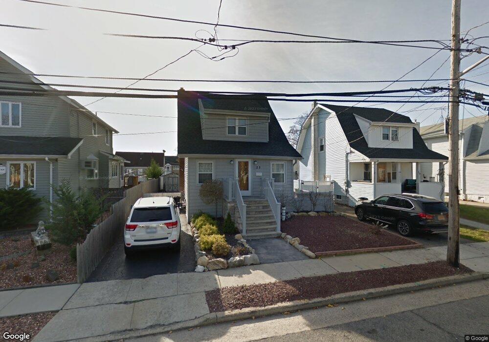 25 Ray St, Freeport, NY 11520 - photo 1